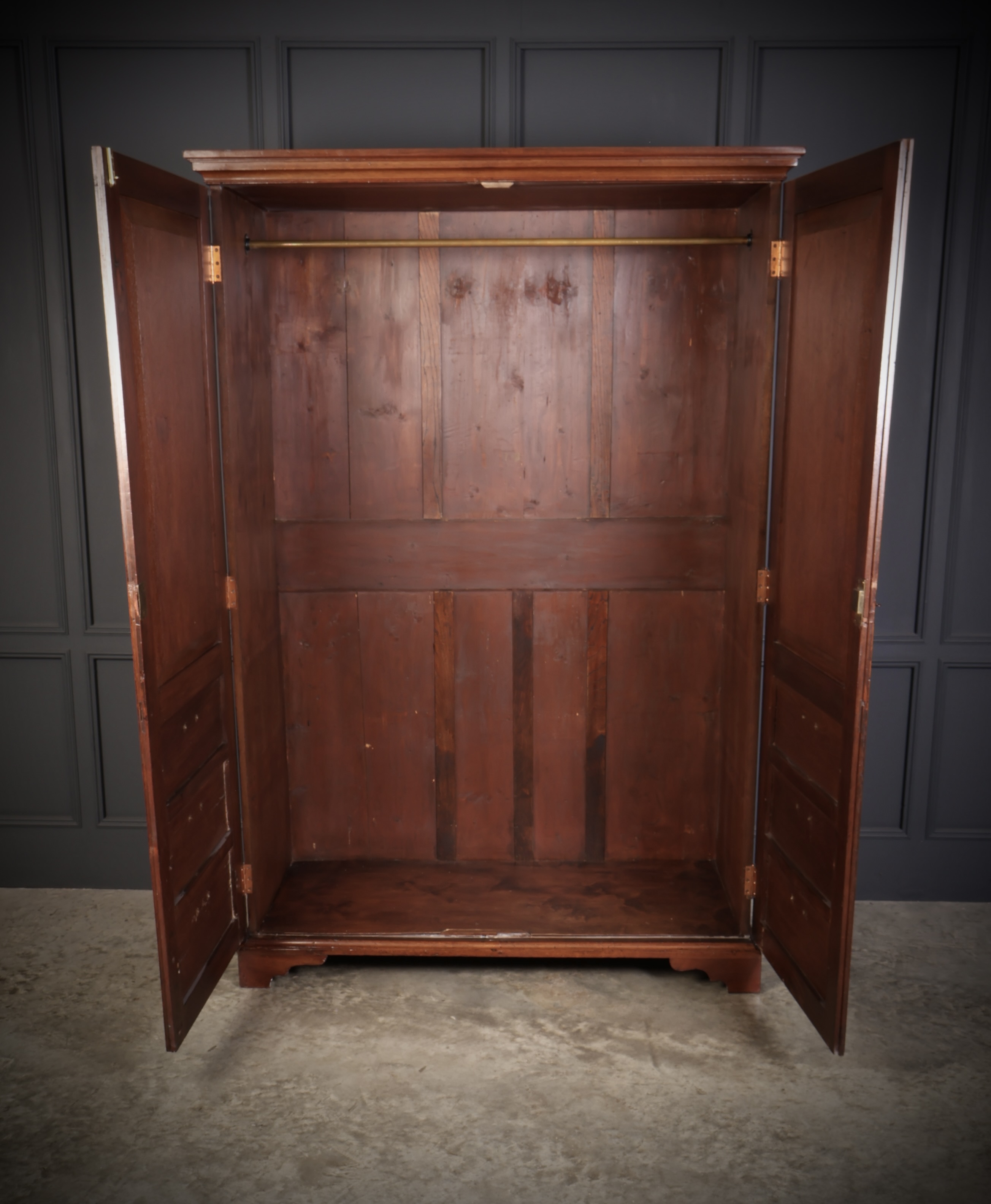 Georgian Flame Mahogany Wardrobe antique wardrobes Antique Furniture 5